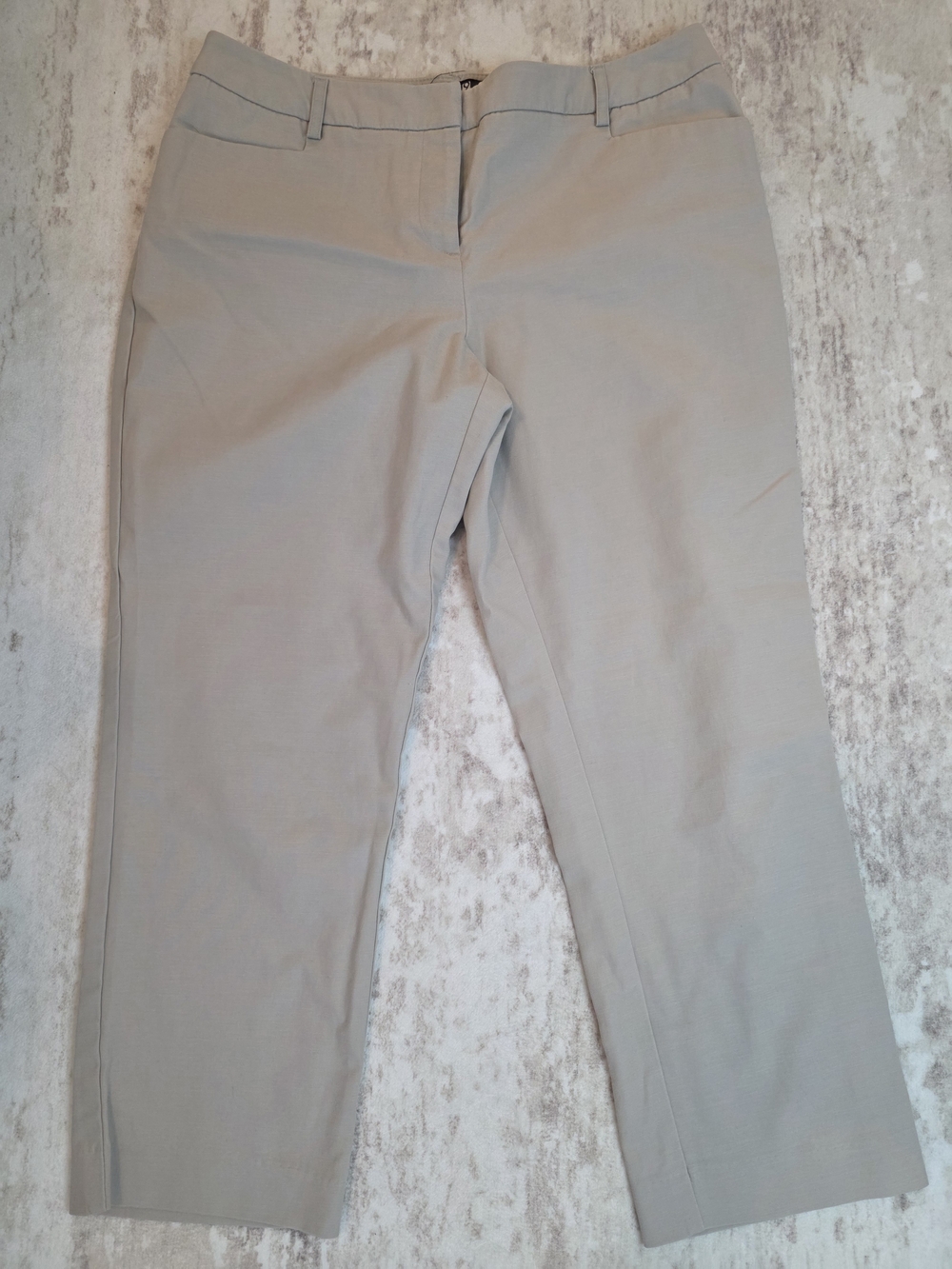Apt. 9 Women’s Modern Fit Cream White / Sand Capri / Ankle Dress Pants – Size 8